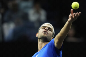 atp tokyo alcaraz annule lentrainement apres un probleme a la cheville