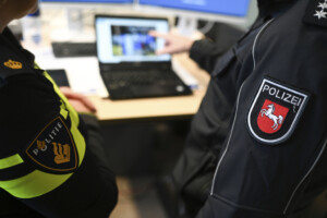pays bas medias deux jeunes de 17 ans arretes pour espionnage au profit de la russie