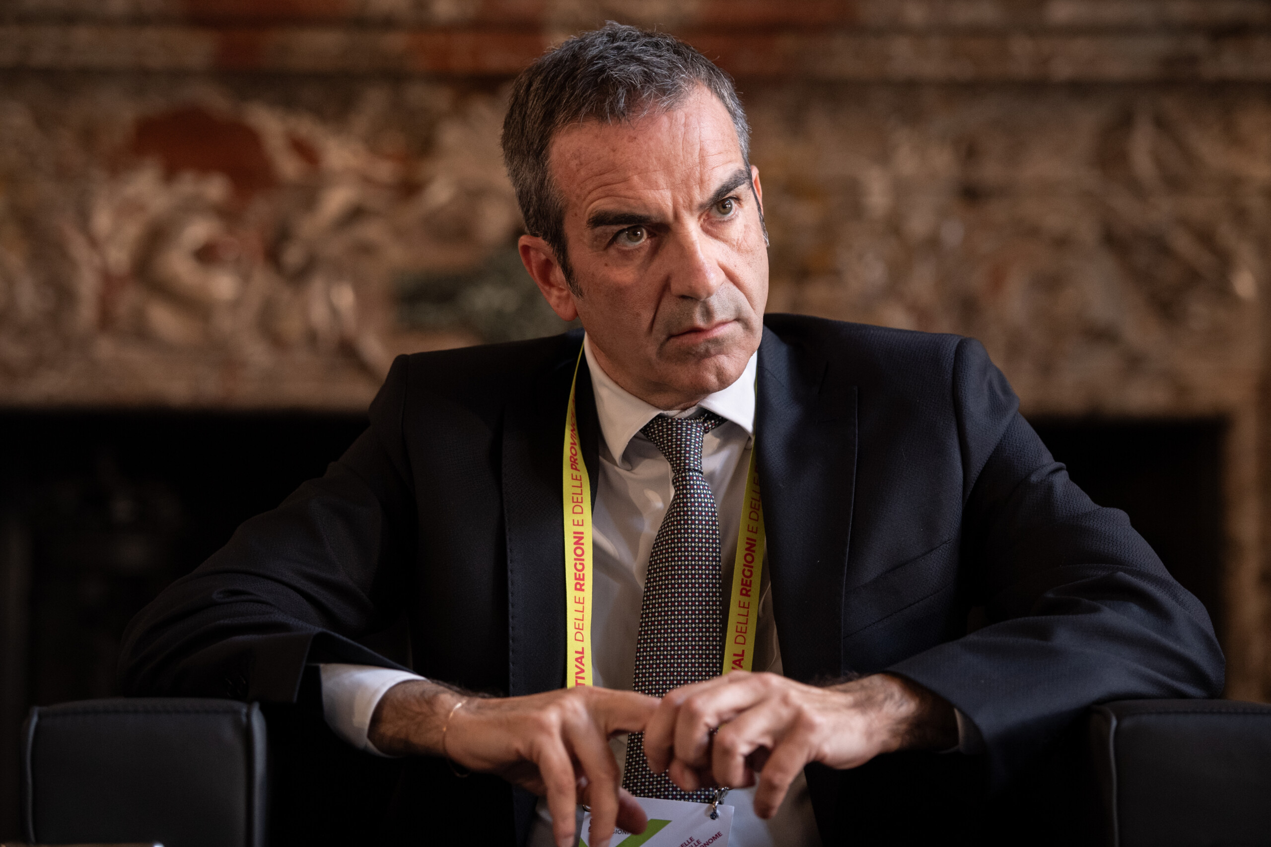 calabre occhiuto lance le revenu de merite 500 euros pour ceux qui choisissent les universites de la region scaled