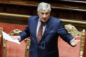 tajani a la porte parole de la flotilla il est dangereux de forcer le blocus