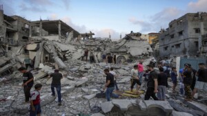 moyen orient selon les medias au moins 24 personnes ont ete tuees a gaza depuis laube