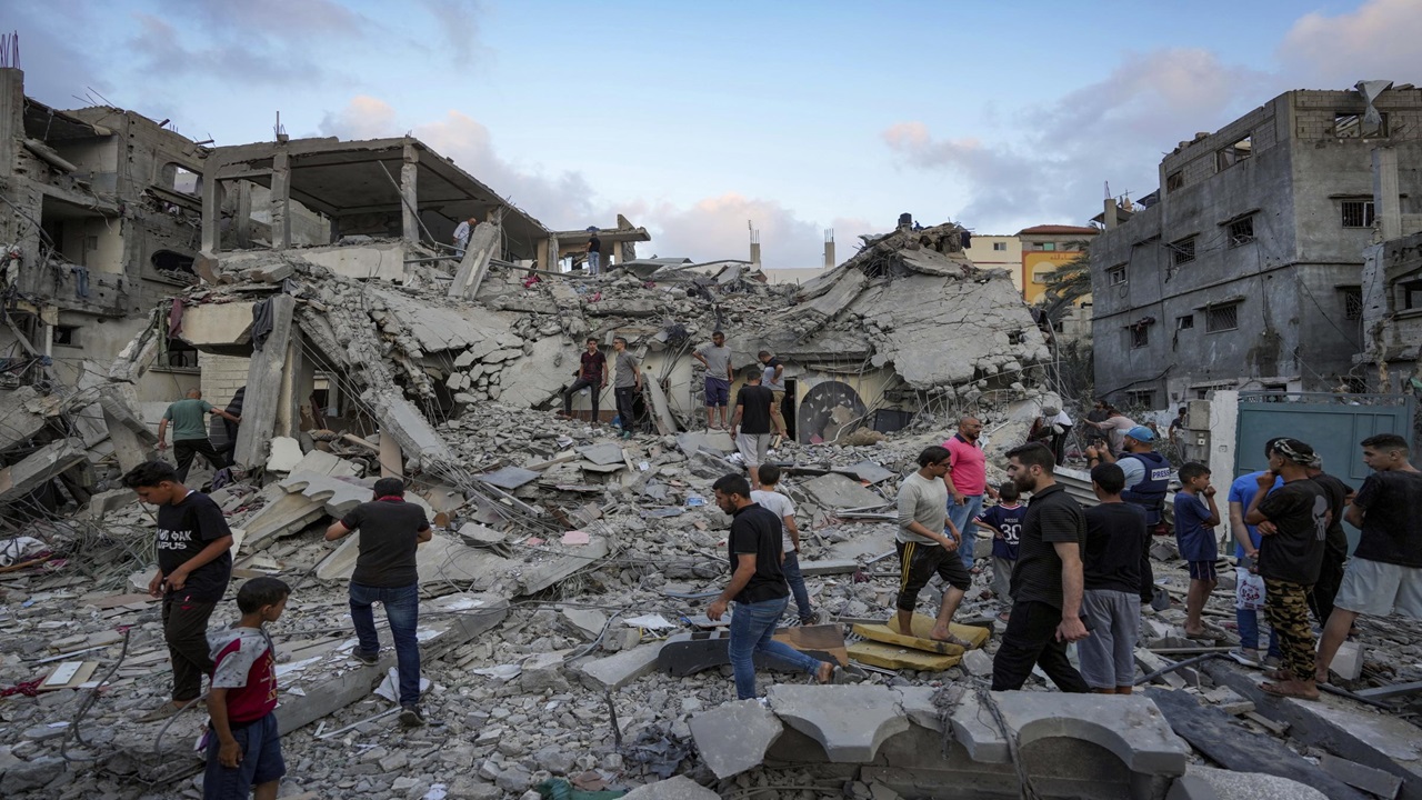 moyen orient selon les medias au moins 24 personnes ont ete tuees a gaza depuis laube