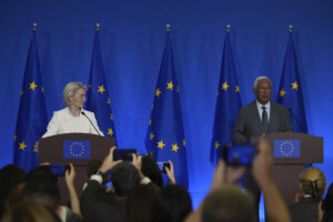 ue commission certaines etapes du processus dadhesion possibles sans unanimite
