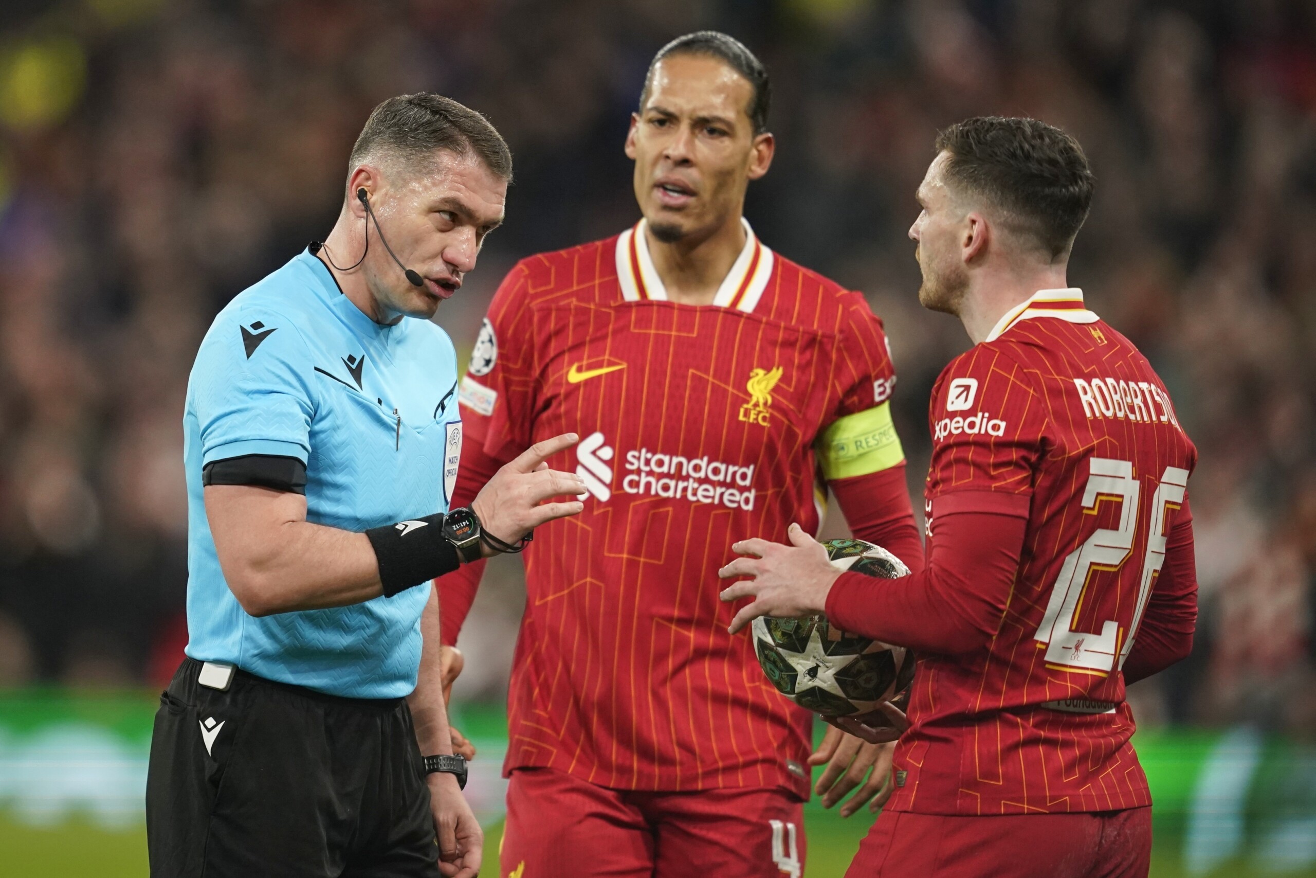 champions league le roumain istvan kovacs arbitrera juventus villarreal scaled