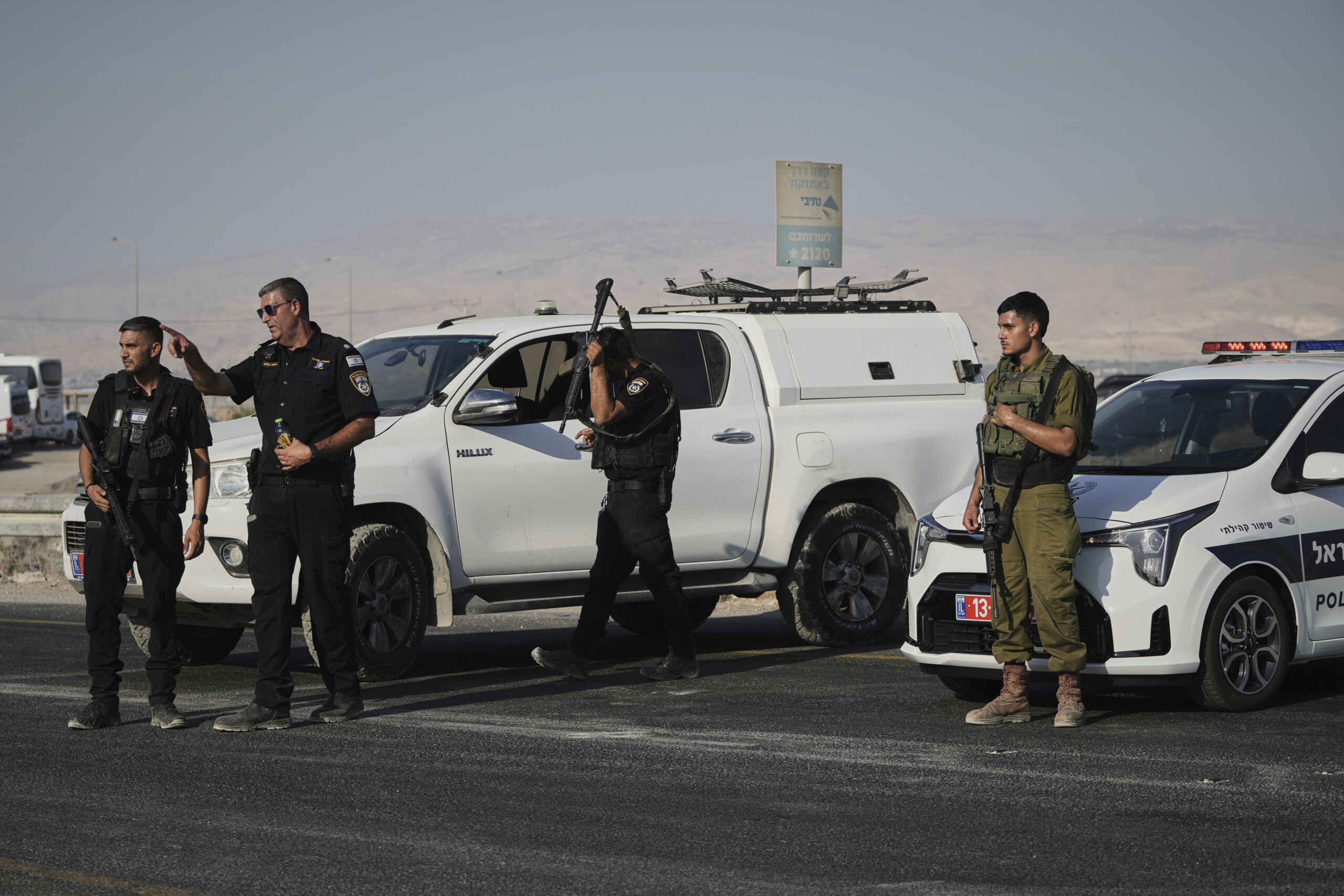 cisjordanie voiture foncant sur des civils 2 blesses et agresseur neutralise scaled