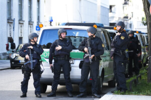 coups de feu et explosions a munich au moins un mort