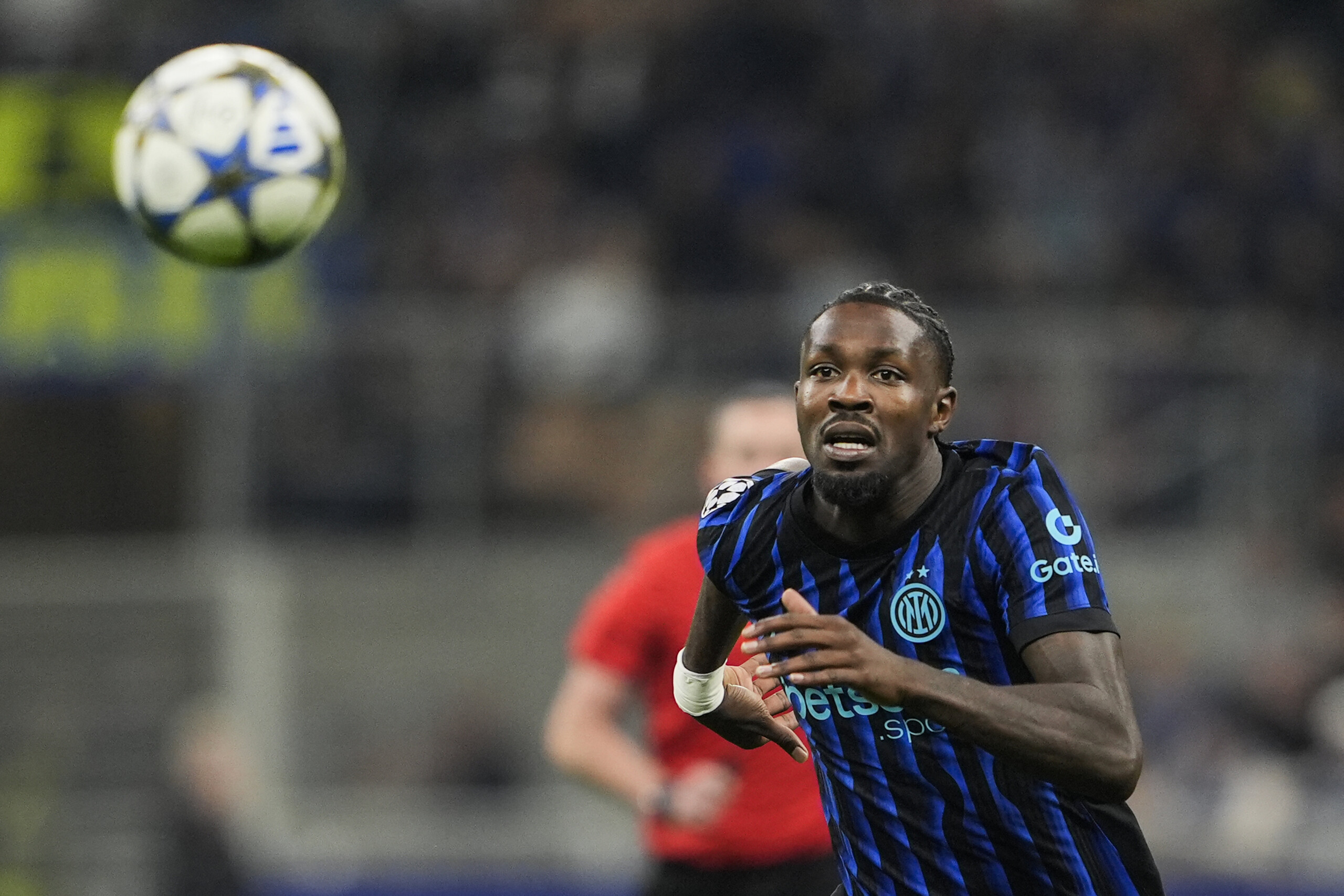 football inter thuram souffre dune blessure au biceps femoral et manquera le match contre cremonese scaled