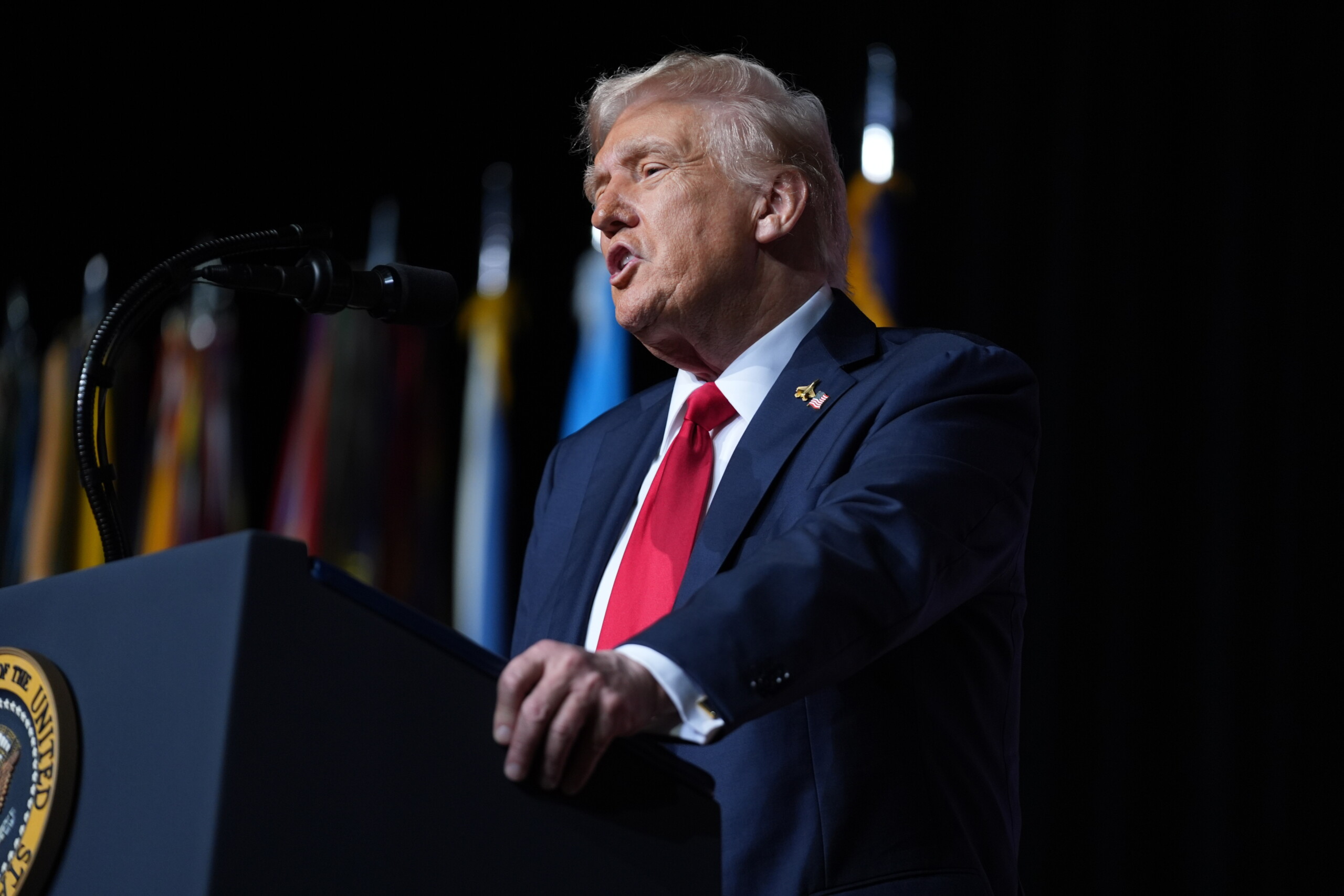 etats unis trump autorise lenvoi de 300 soldats de la garde nationale a chicago scaled