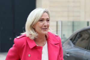 france marine le pen cest la fin du parcours dissoudre lassemblee nationale