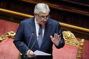 gaza tajani la paix ne tient qua un fil mais ce serait un tournant historique