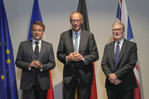 ukraine allemagne france et royaume uni augmenter la pression sur moscou y compris par lutilisation des actifs