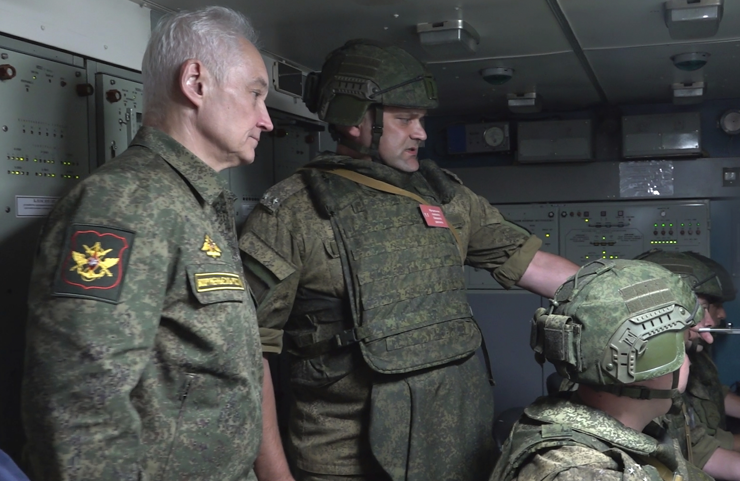 ukraine moscou confirme des attaques massives contre les infrastructures energetiques de kiev