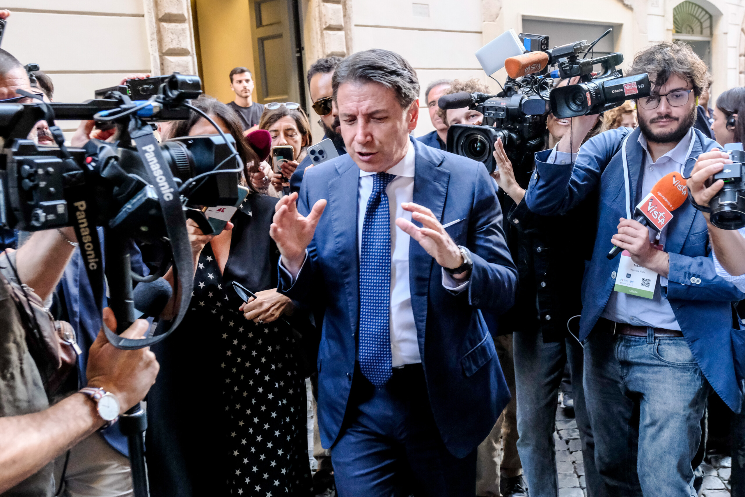 industrie conte alerte pour les entreprises mais le gouvernement pense a autre chose scaled