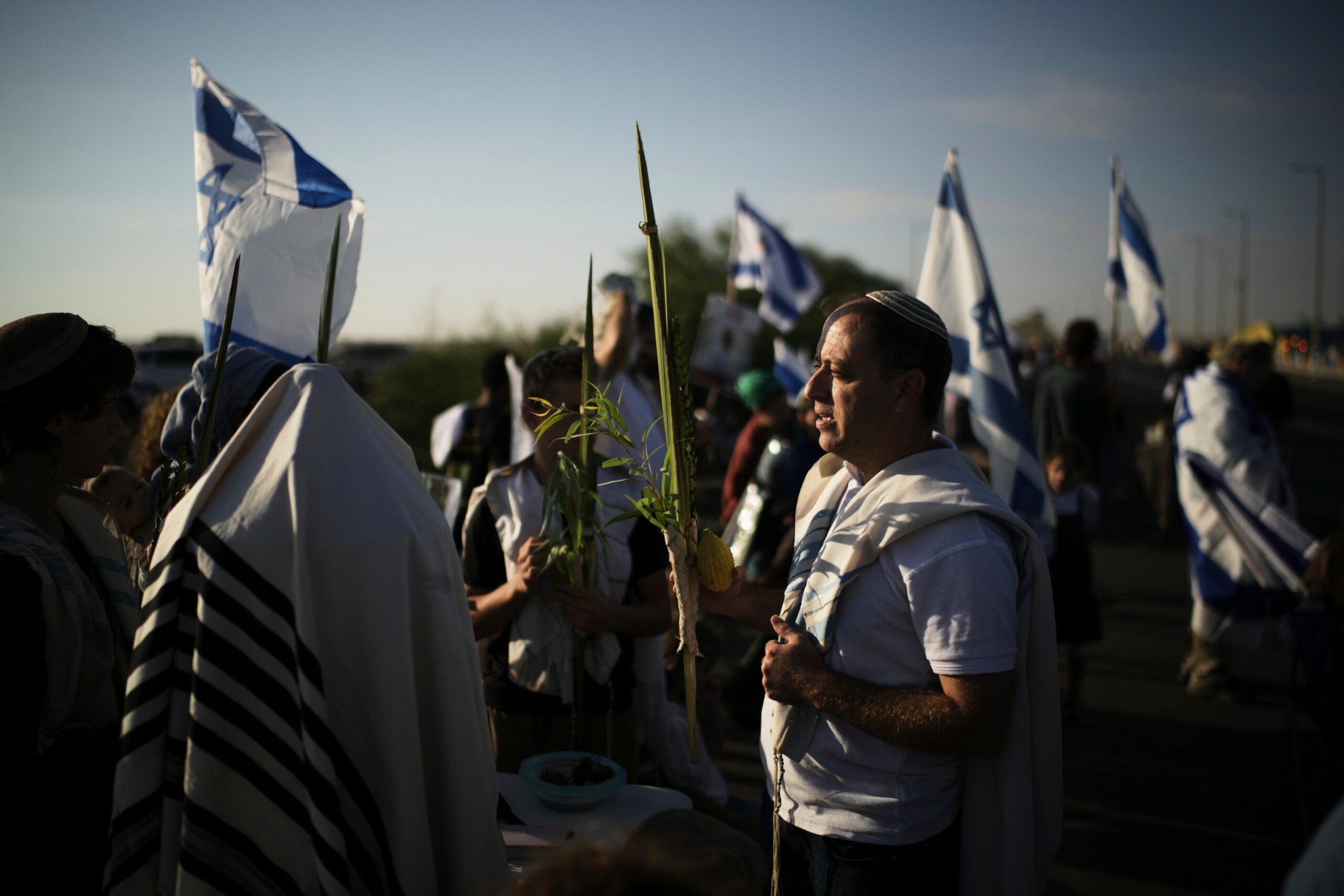 gaza selon les medias le hamas rendra les corps des otages dans lapres midi scaled