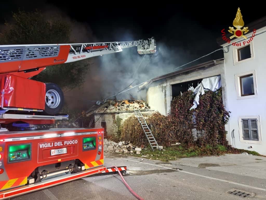 explosion a verone le procureur six bouteilles de gaz trouvees dans la maison