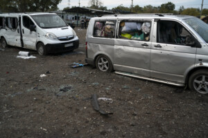 ukraine kiev la russie frappe un convoi daide de lonu acte de terrorisme