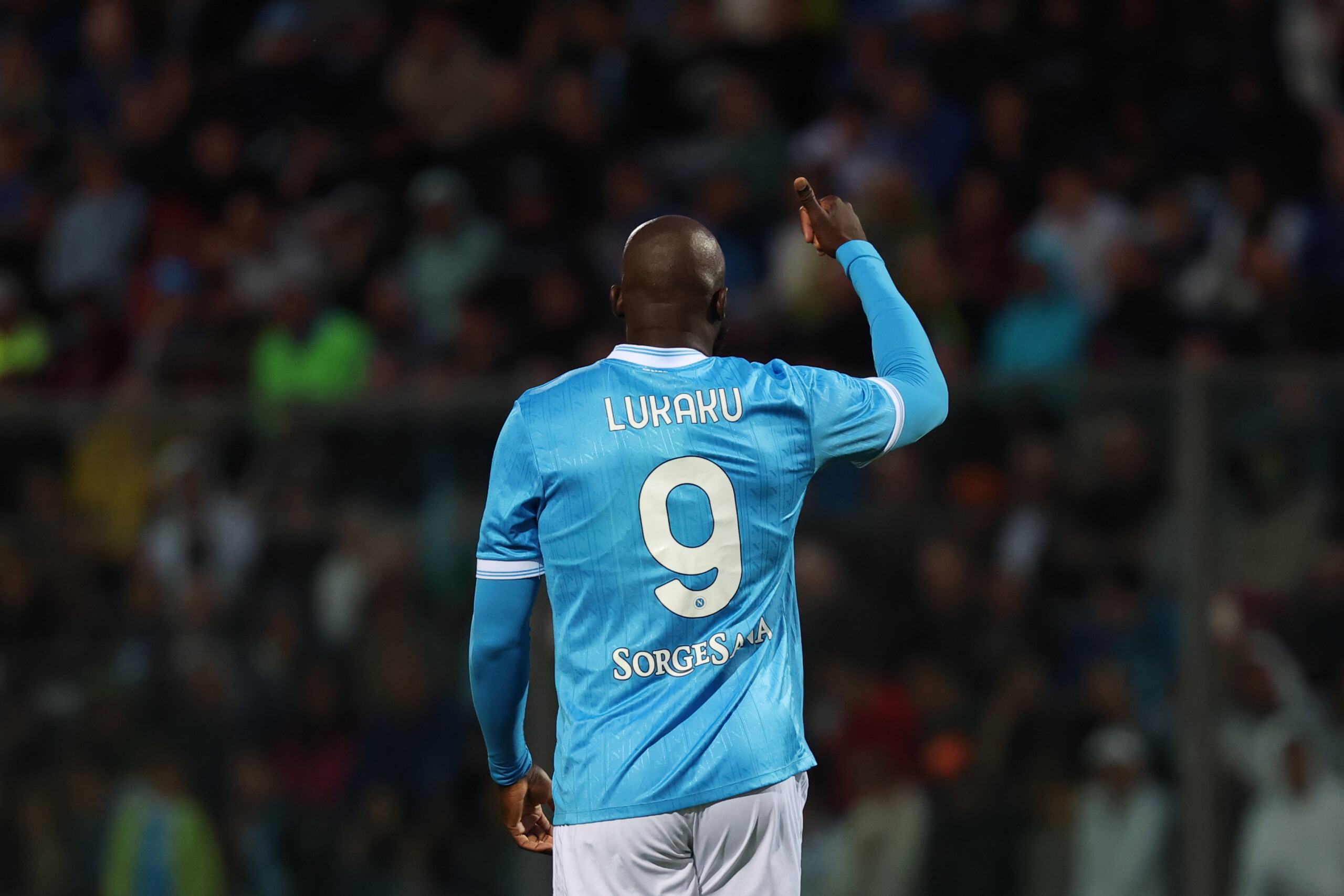 football les freres lukaku sur les reseaux sociaux des proches retiennent le corps de notre pere au congo scaled