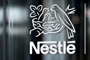 nestle va supprimer 16 000 emplois au cours des deux prochaines annees