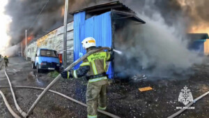 ukraine des drones de kiev frappent les infrastructures energetiques russes a volgograd