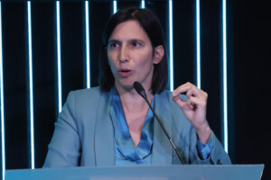 manoeuvre schlein et meloni expliquent pourquoi les gens prendront leur retraite plus tard