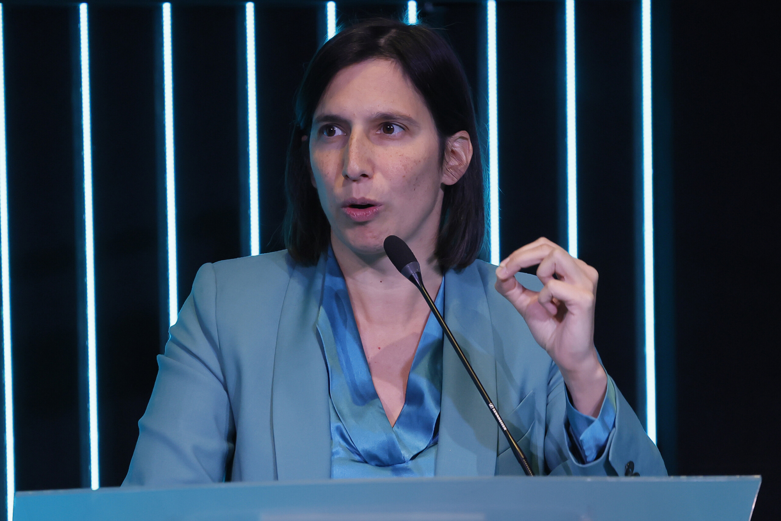 manoeuvre schlein et meloni expliquent pourquoi les gens prendront leur retraite plus tard scaled