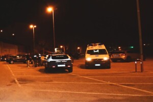perouse un jeune homme poignarde et tue dans un parking