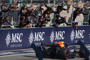f1 gp des etats unis verstappen domine a austin et relance le championnat