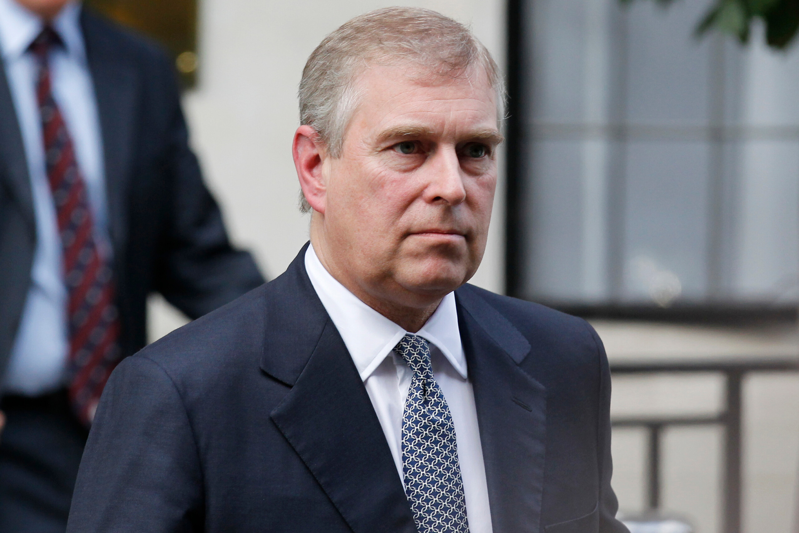 royaume uni pression sur la famille royale et le gouvernement pour priver officiellement andrew de ses titres scaled