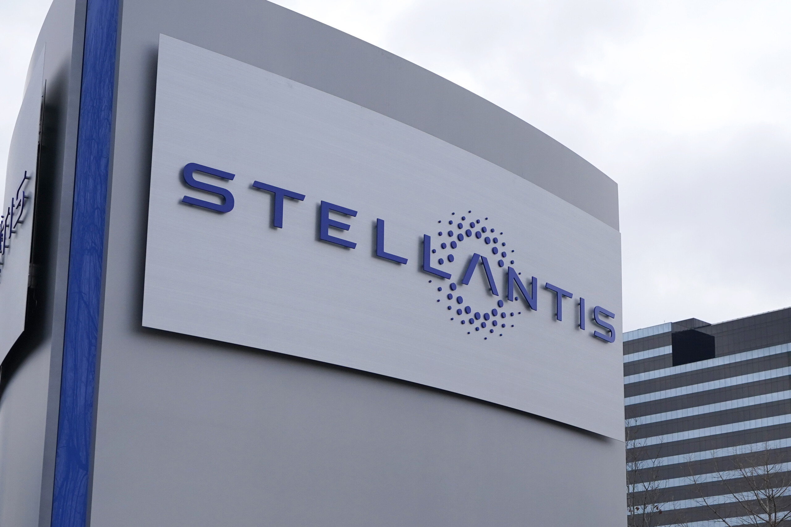stellantis filosa le plan italie est confirme et se poursuit dans les delais prevus scaled