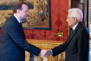ukraine ambassadeur russe litalie ne doit pas etre complice du vol de nos capitaux