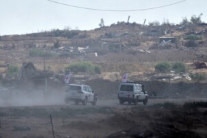 gaza tsahal des vehicules de la croix rouge en route pour recuperer les corps des otages