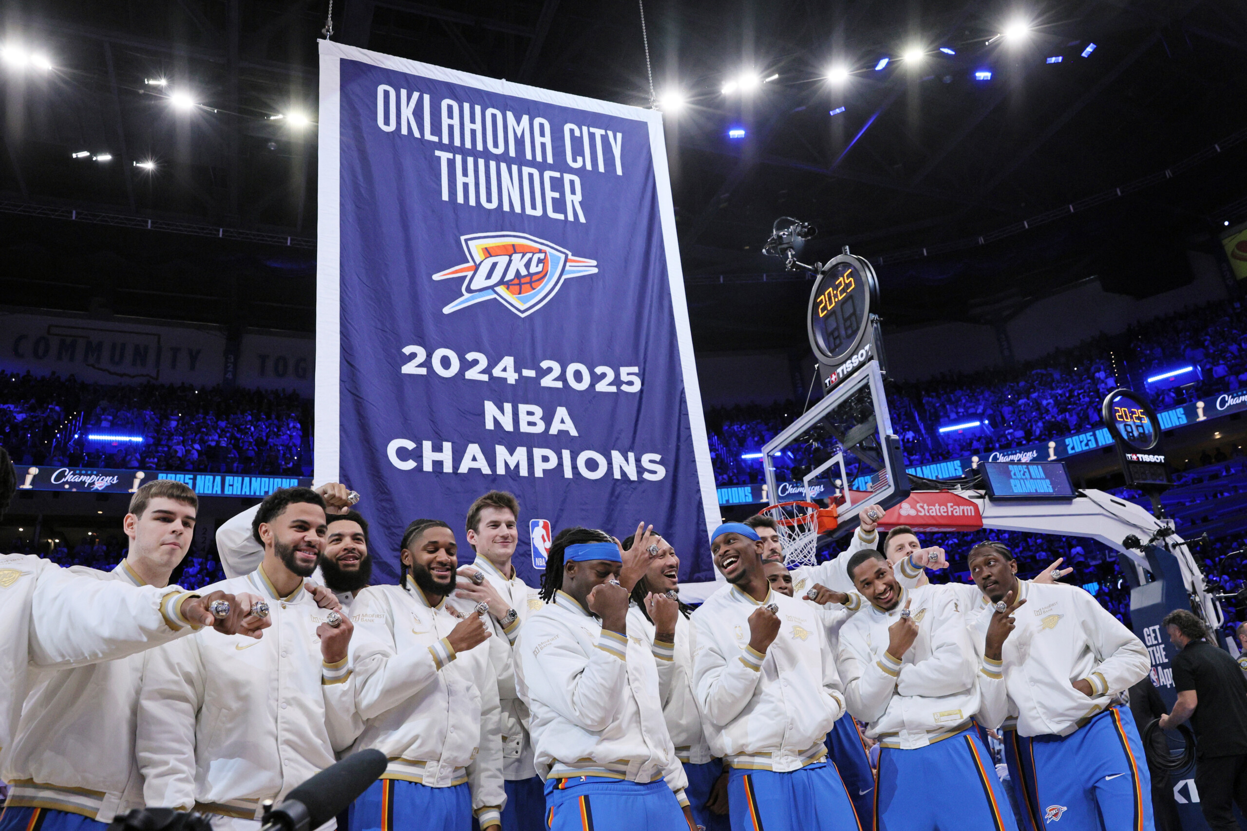 debut de la saison nba victoire des thunder et des warriors scaled