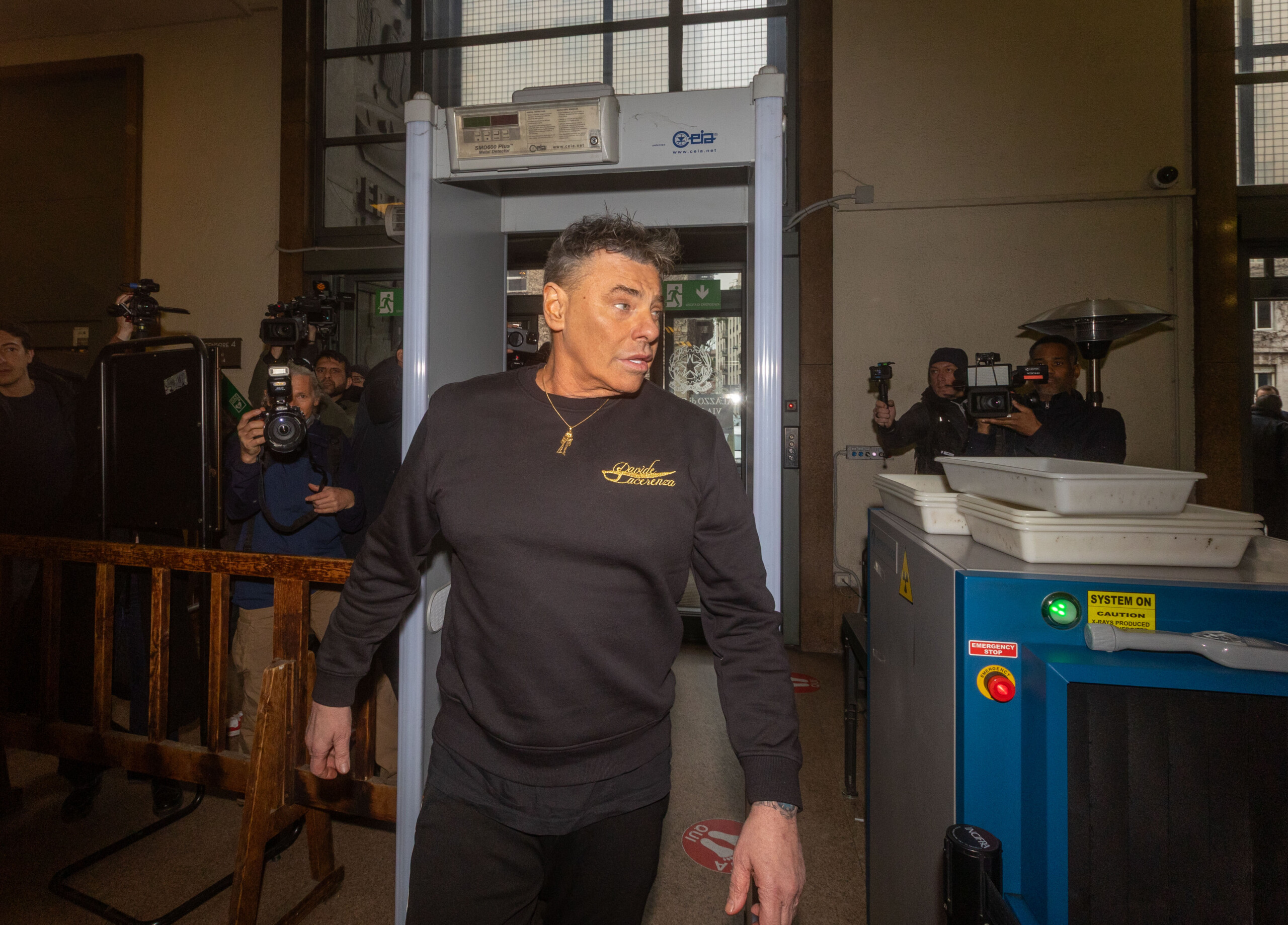 lacerenza et nobile concluent un accord pour la gintoneria le champagne est confisque scaled