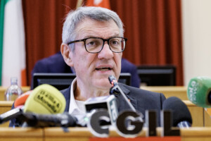 manoeuvre landini le gouvernement fait ouvertement de la propagande en faveur dune logique autoritaire