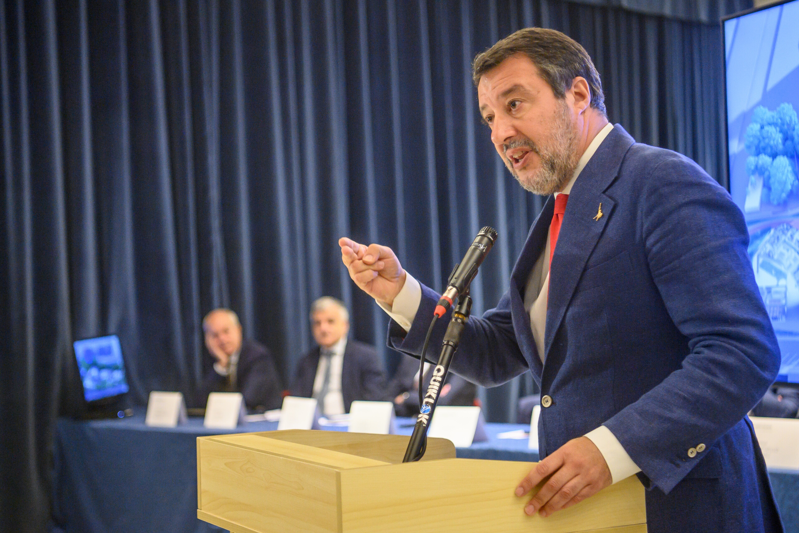 manoeuvre salvini la regle sur les locations a court terme ne sera pas la scaled
