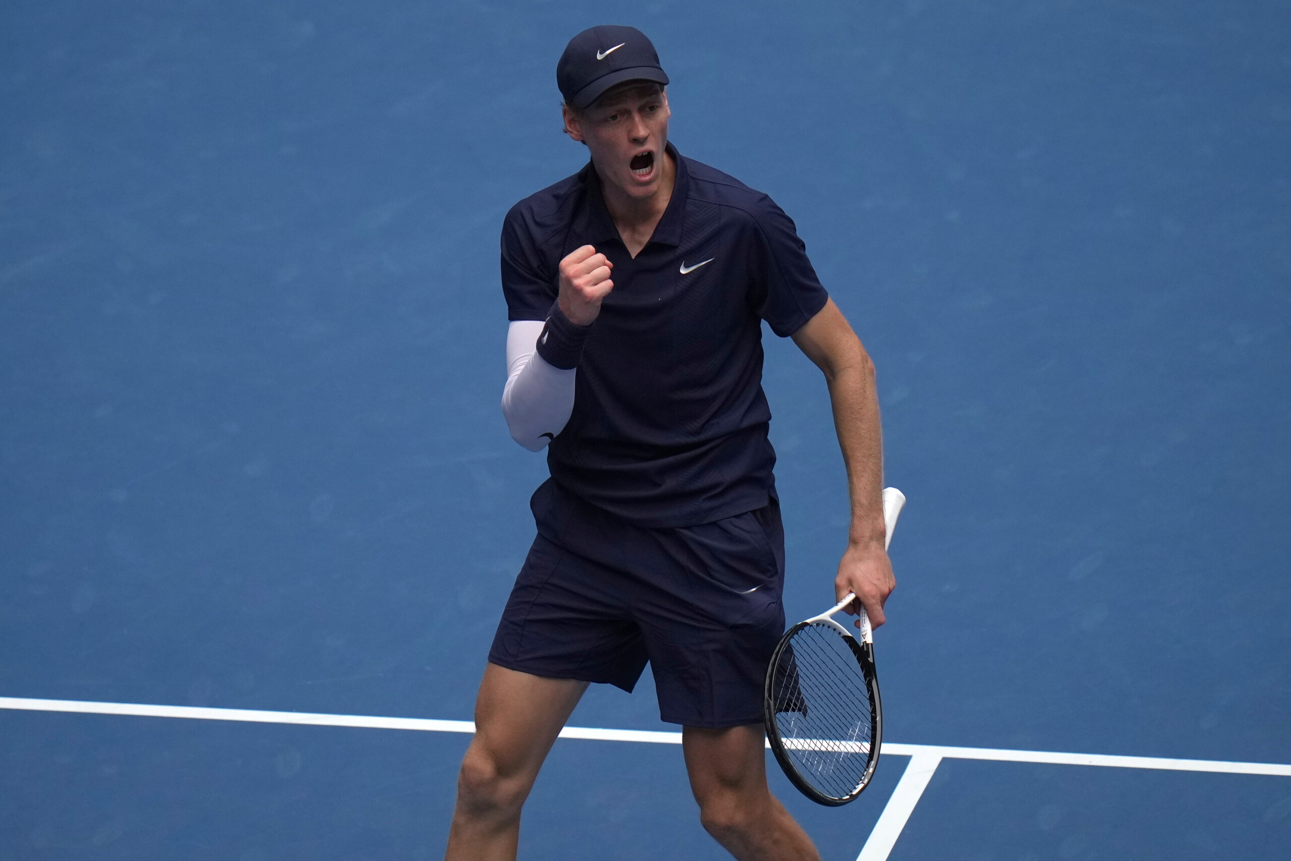 tennis atp vienne sinner bat altmaier en deux sets il affrontera cobolli en huitiemes de finale scaled