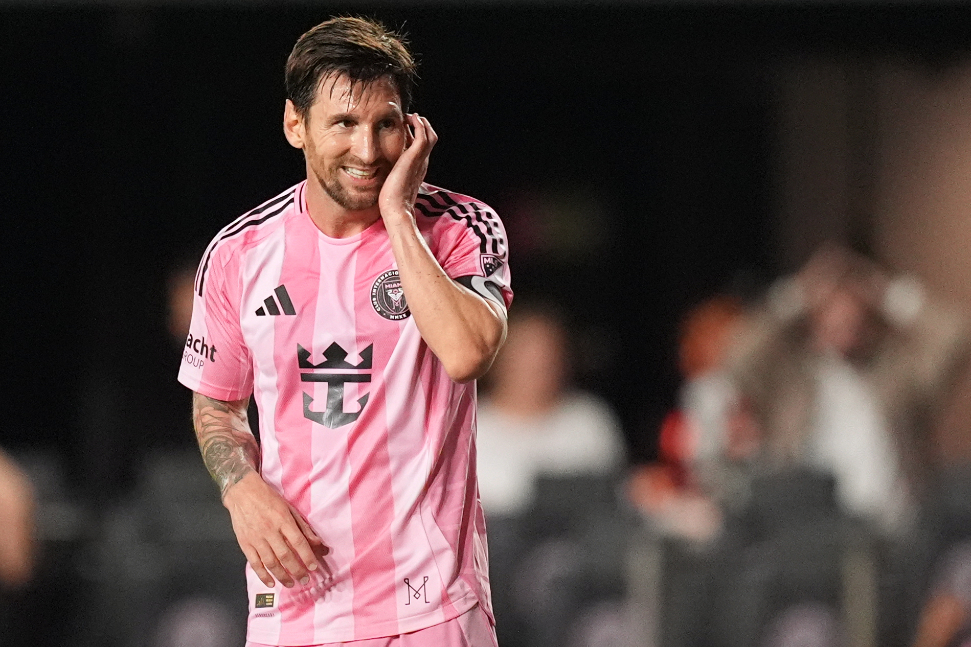 football messi renouvelle son contrat avec linter miami ensemble jusquen 2027