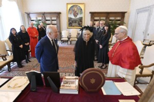 pape priere oecumenique avec la famille royale britannique une premiere depuis 500 ans