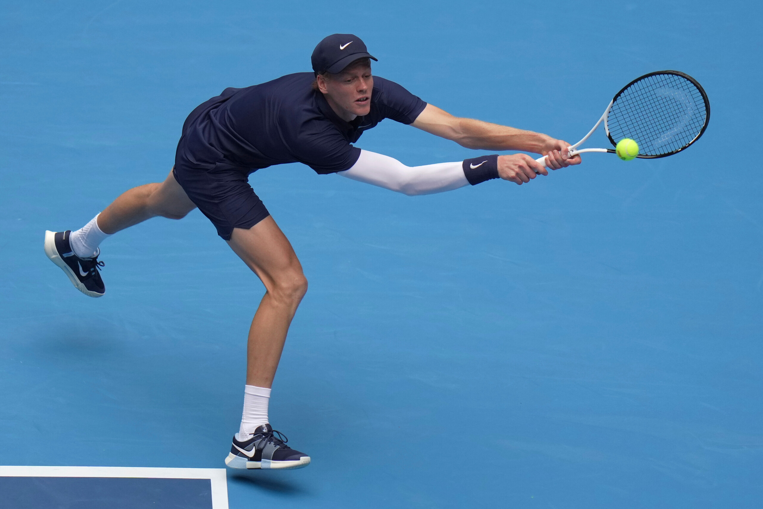 atp vienne sinner en demi finales bublik battu en deux sets scaled