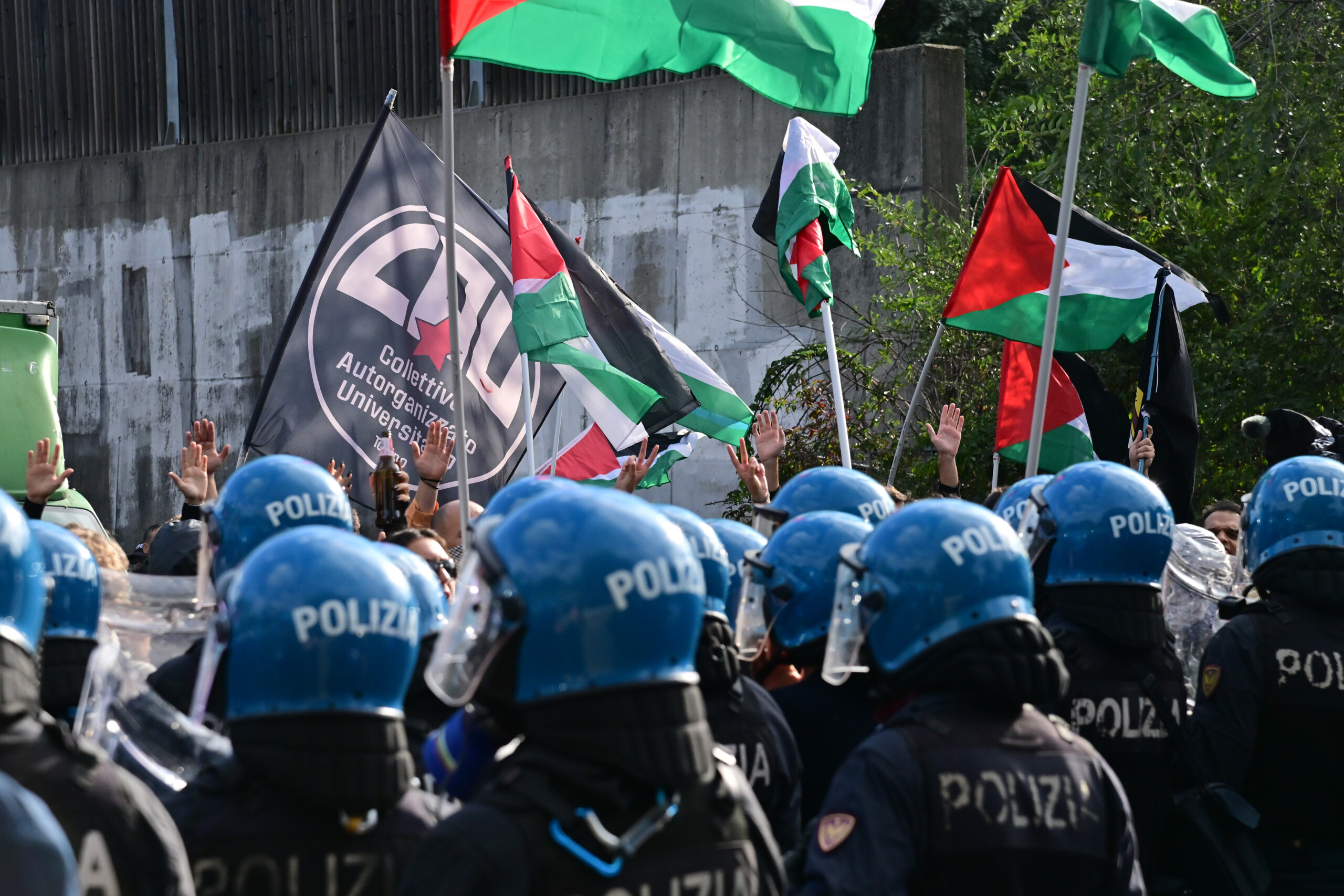 Gaza : affrontements entre manifestants pro-Pal et forces de l'ordre à Turin 1 gaza affrontements entre manifestants pro pal et forces de lordre a turin scaled