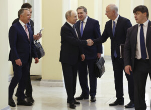 ukraine lenvoye russe dmitriev proches dune solution diplomatique
