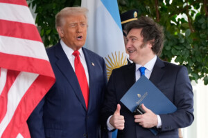 argentine trump applaudit la victoire ecrasante de milei