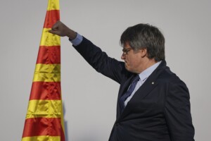 espagne puigdemont nous naiderons pas un gouvernement qui naide pas la catalogne