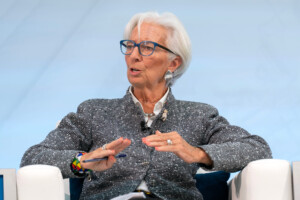 bce lagarde nous devons veiller a ce que les prix des denrees alimentaires baissent