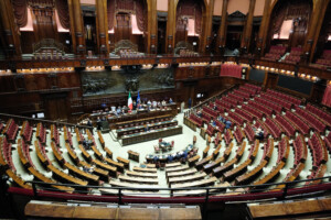projet de loi sur la concurrence le gouvernement pose la question de confiance au senat sur le maxi amendement