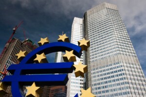 bce leconomie croit malgre un contexte mondial difficile