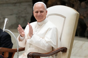 le pape leon xiv au cimetiere du verano le 2 novembre