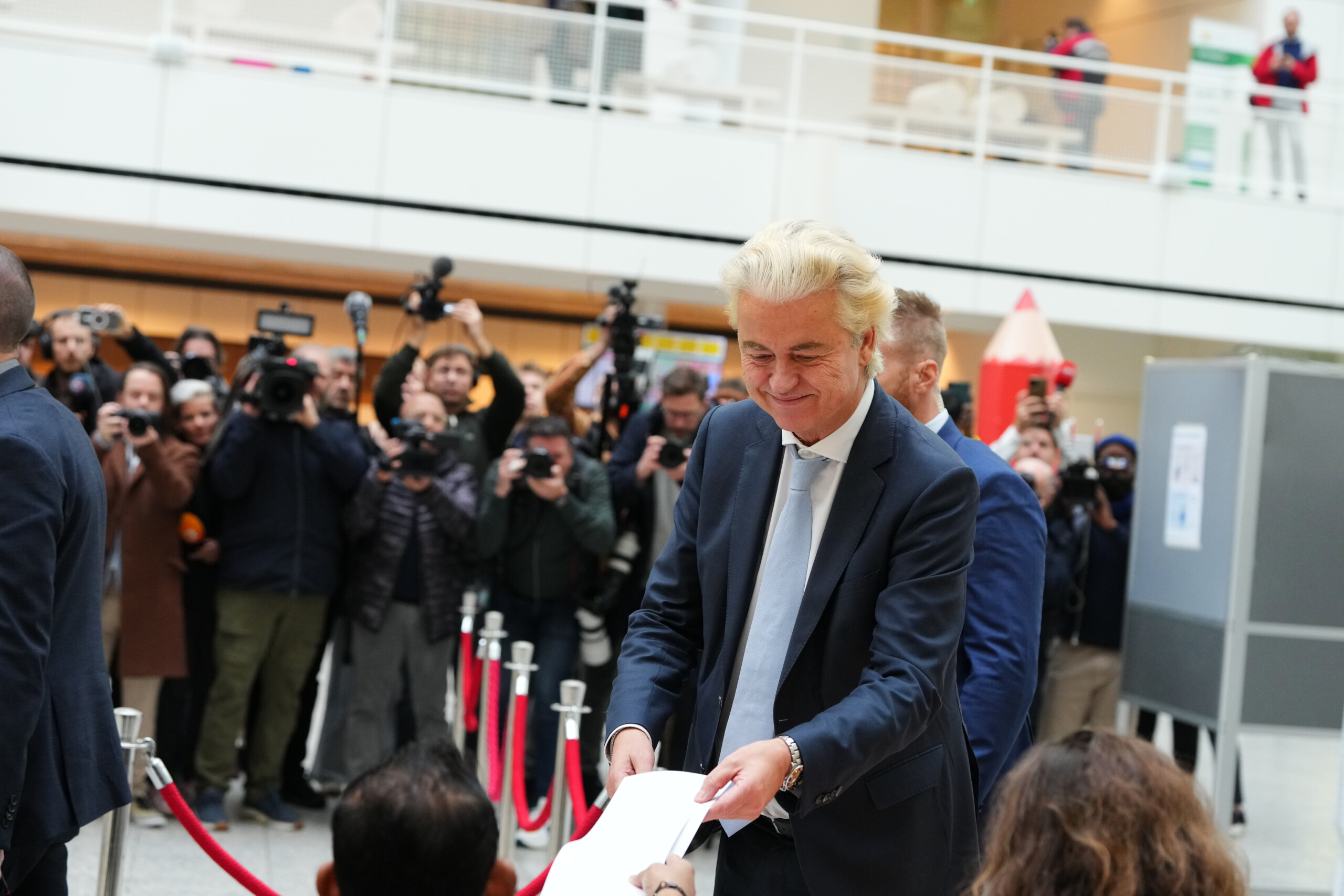 pays bas d66 depasse wilders de 15 000 voix apres les resultats damsterdam scaled