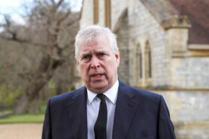 royaume uni lancien prince andrew va sinstaller a sandringham