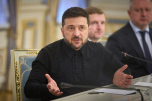ukraine zelensky la russie deploie 170 000 soldats pour avancer a donetsk